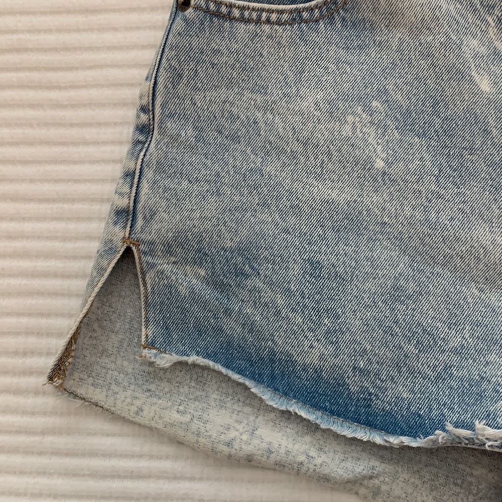 Amuse Society Shoreline Denim Shorts - Size 25 - Picture 2 of 8